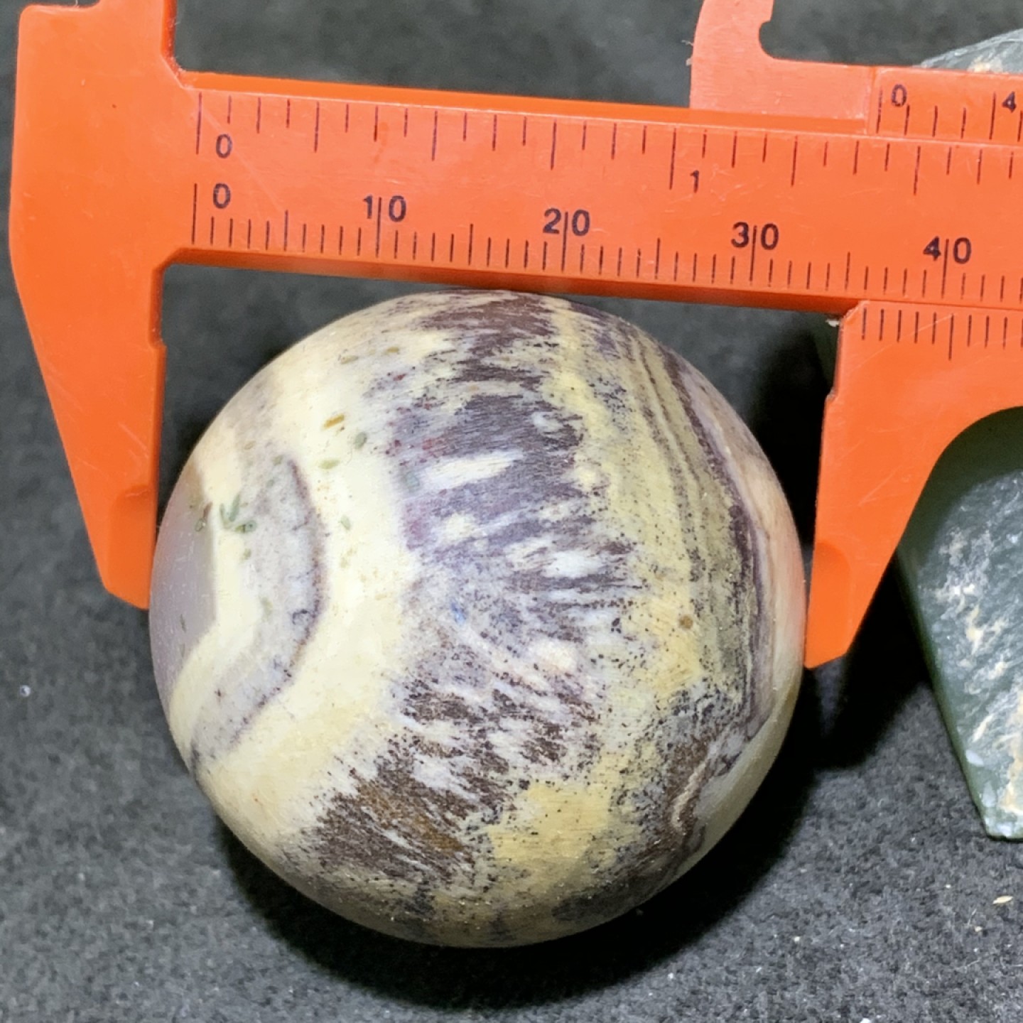 精美亚光冰飘战国红玛瑙大圆球一颗！