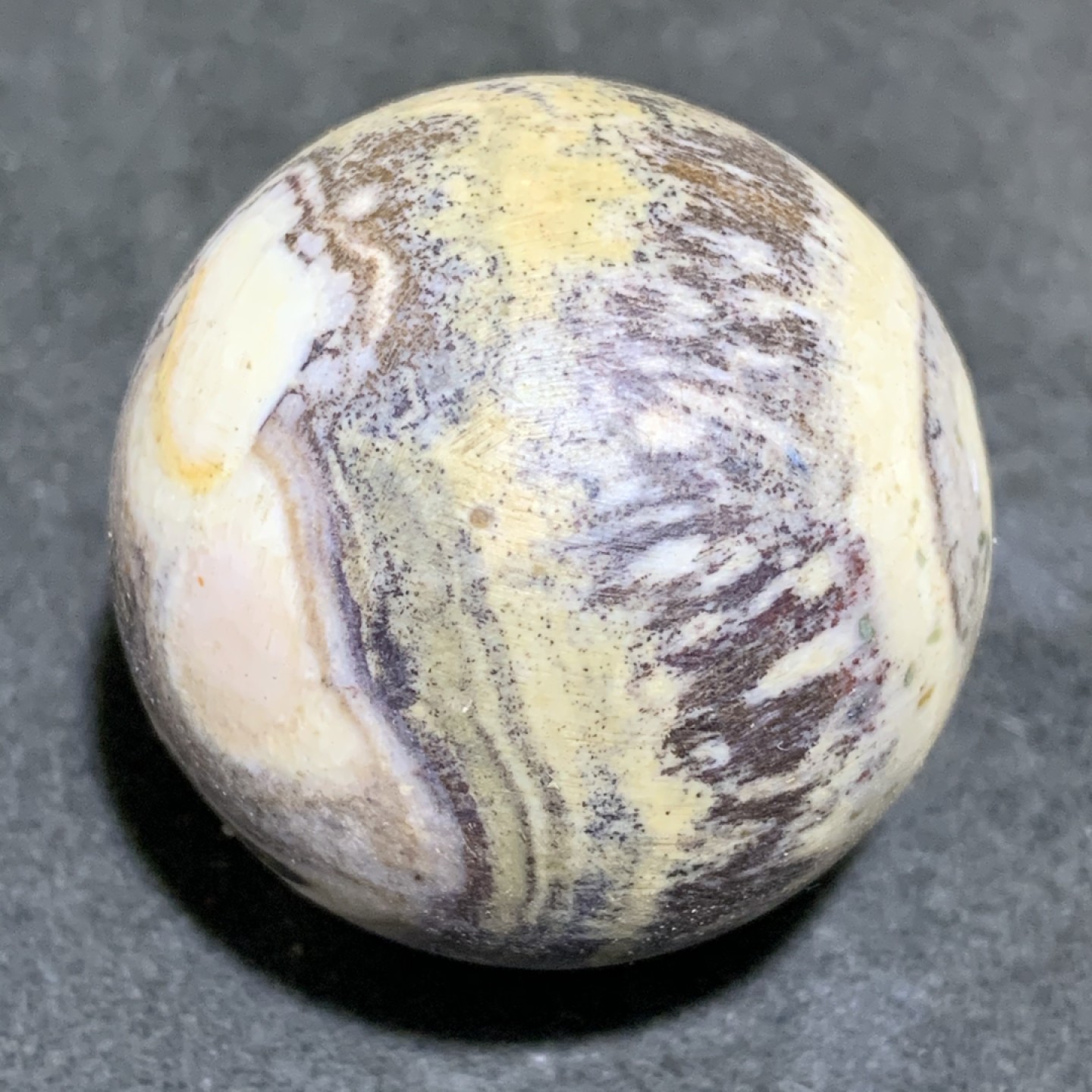 精美亚光冰飘战国红玛瑙大圆球一颗！