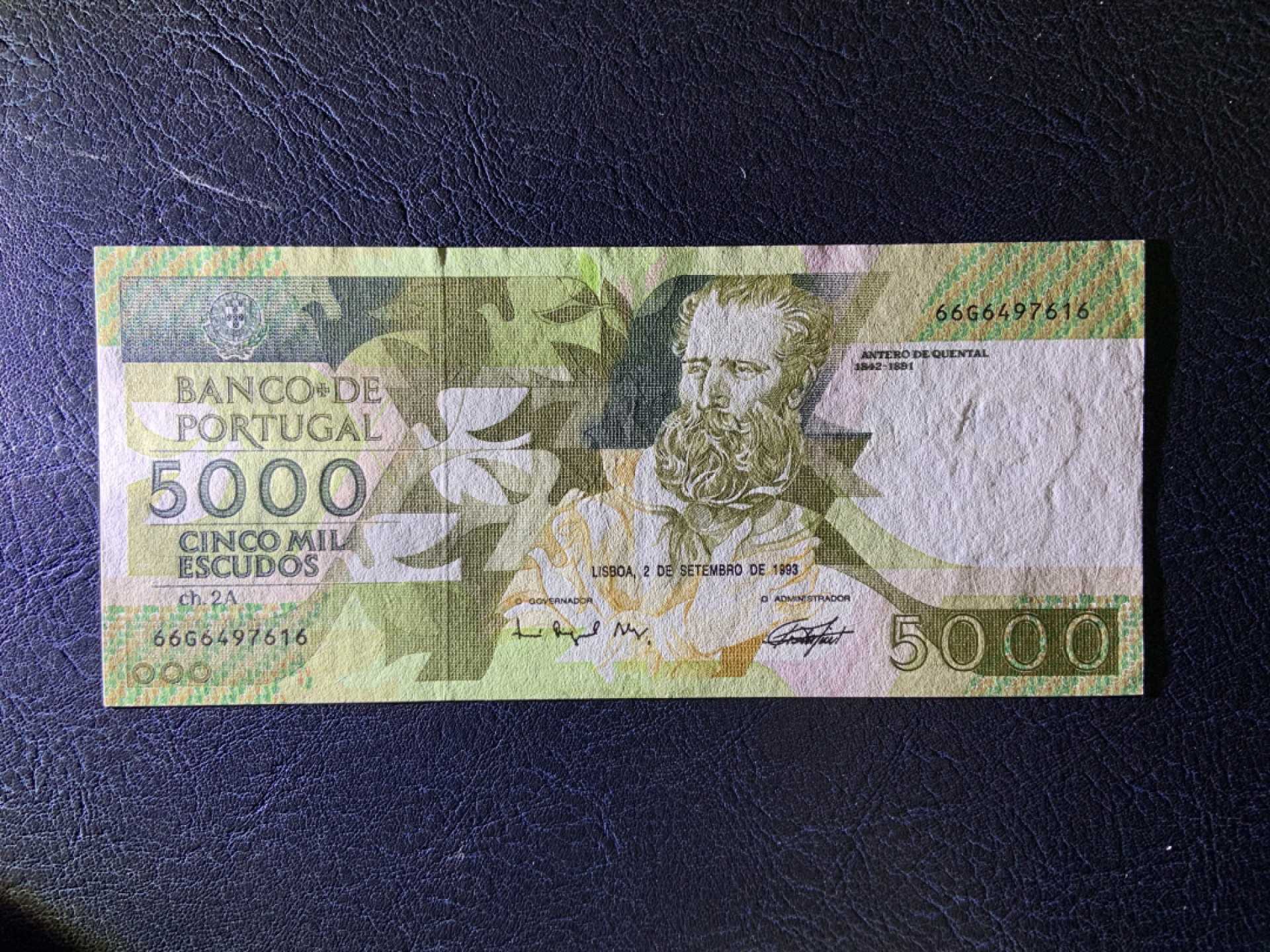 收藏联盟Quantum Auction 第221期拍卖 （已更新） 葡萄牙1993年5000埃斯库多 品相UNC- 角折 荧光