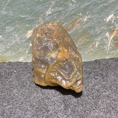 精美戈壁筋脉石小原石一颗， - 精美戈壁筋脉石小原石一颗，