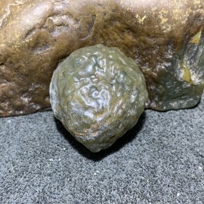 精美戈壁高玉化筋脉石原石一颗， - 精美戈壁高玉化筋脉石原石一颗，