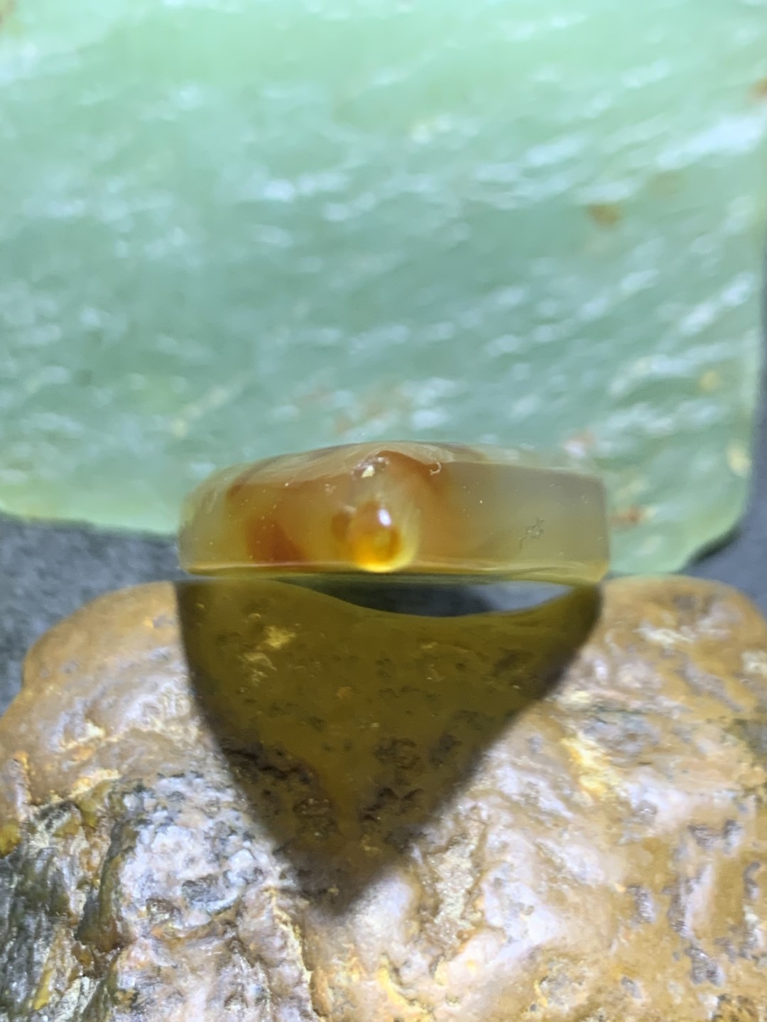 高玉化巴西玛瑙随形吊坠一个，