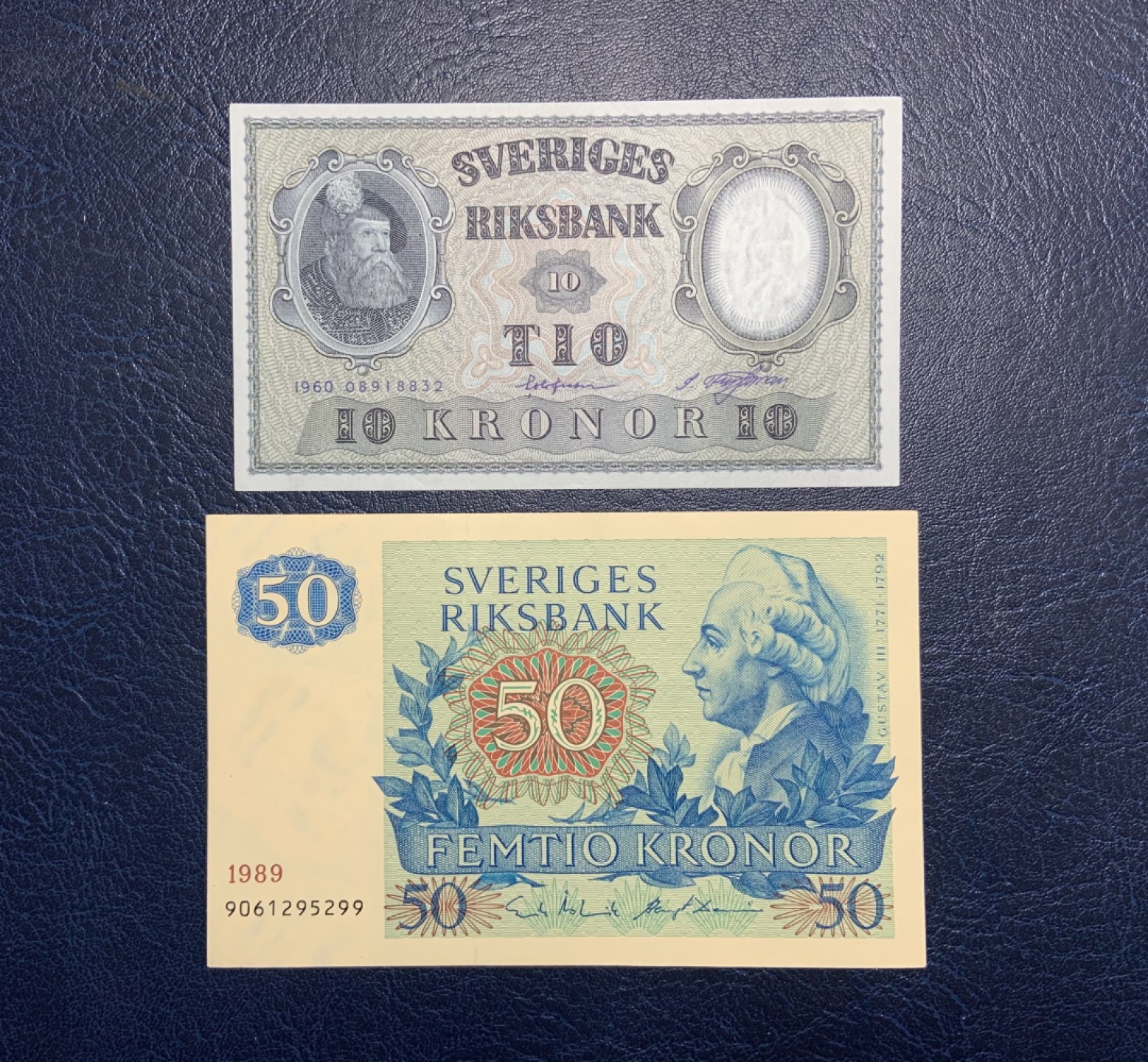收藏联盟Quantum Auction 第221期拍卖 （已更新） 瑞典1960年10克朗和1989年50克朗 品相全新UNC 50为AU