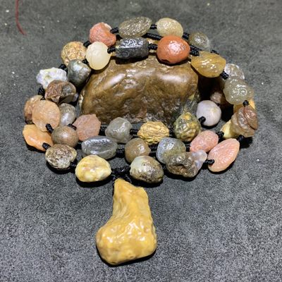 精美戈壁老料筋脉石项链一条， - 精美戈壁老料筋脉石项链一条，