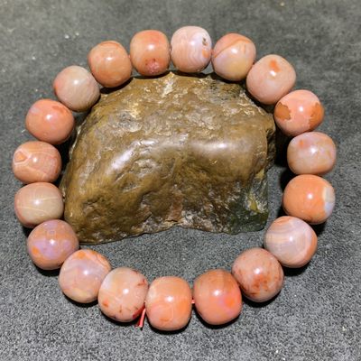 川料南红玛瑙老形桶珠手串一条， 川料南红玛瑙老形桶珠手串一条，