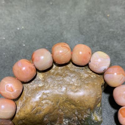 川料南红玛瑙老形桶珠手串一条， 川料南红玛瑙老形桶珠手串一条，