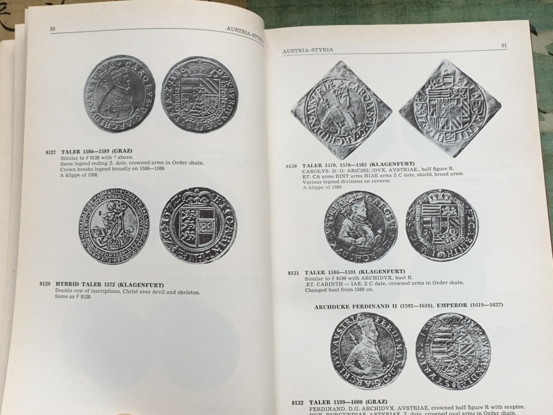 《竞宝斋》第128场-周日，周一 ，2场连拍（全场包邮） 达文波特 1484-1600  欧洲克朗目录 330页保存的非常好