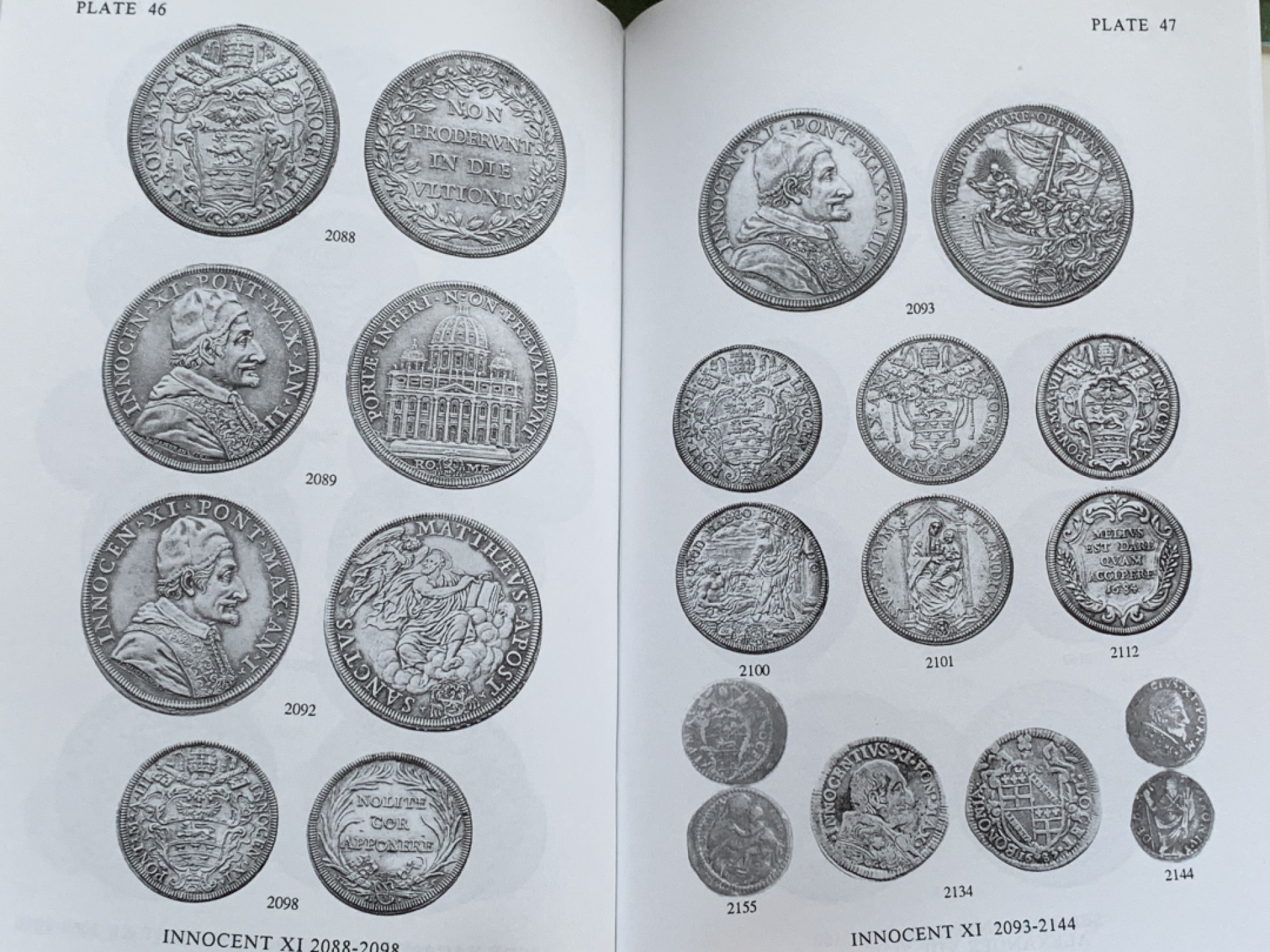 《竞宝斋》第128场-周日，周一 ，2场连拍（全场包邮） 教皇国 钱币目录 Papal Coins 300多页的厚度 详尽版别值得参考