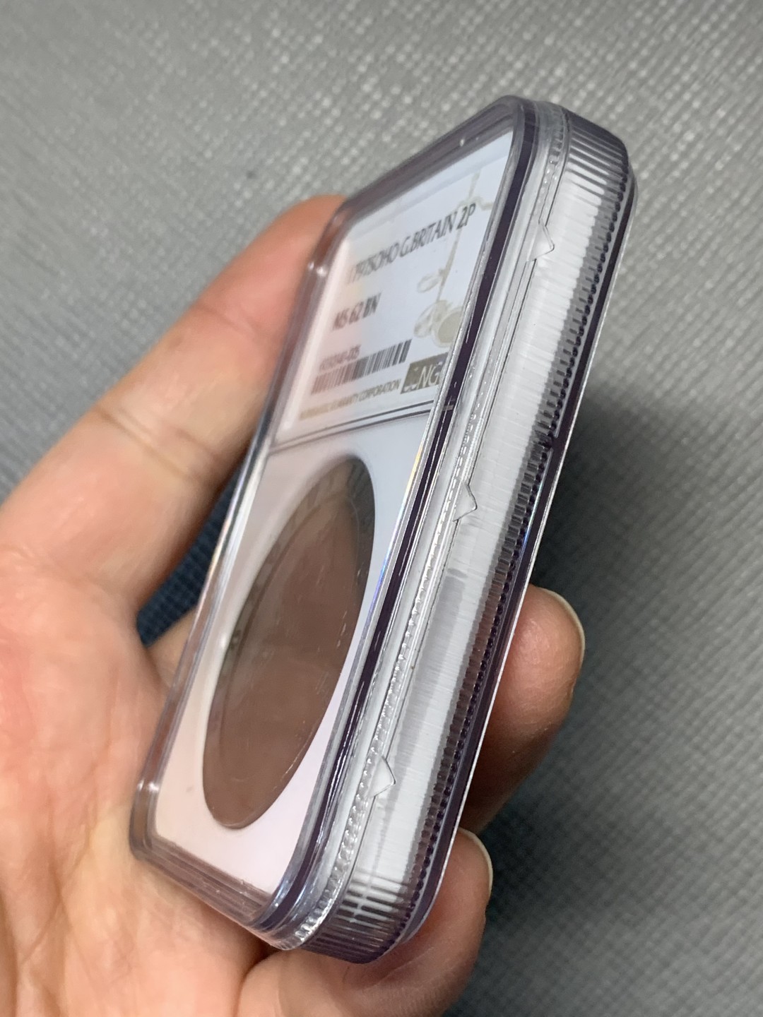 《竞宝斋》第128场-周日，周一 ，2场连拍（全场包邮） NGC-MS62英国1797年乔治三世大车轮两便士铜币，近230年历史币面早已形成厚厚的入骨包浆，略微带铜紫色，人物细节打制清晰，底板干净，不可多得的一枚