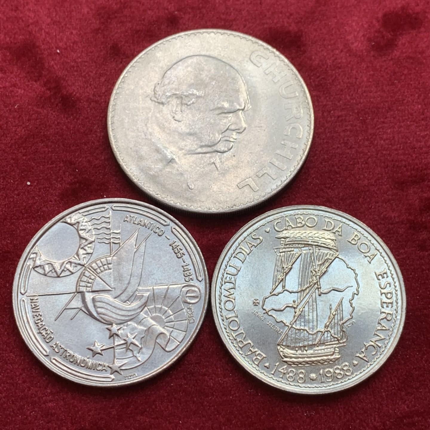 《竞宝斋》第128场-周日，周一 ，2场连拍（全场包邮） 3枚一组纪念币   葡萄牙一对  英国一枚丘吉尔大镍币