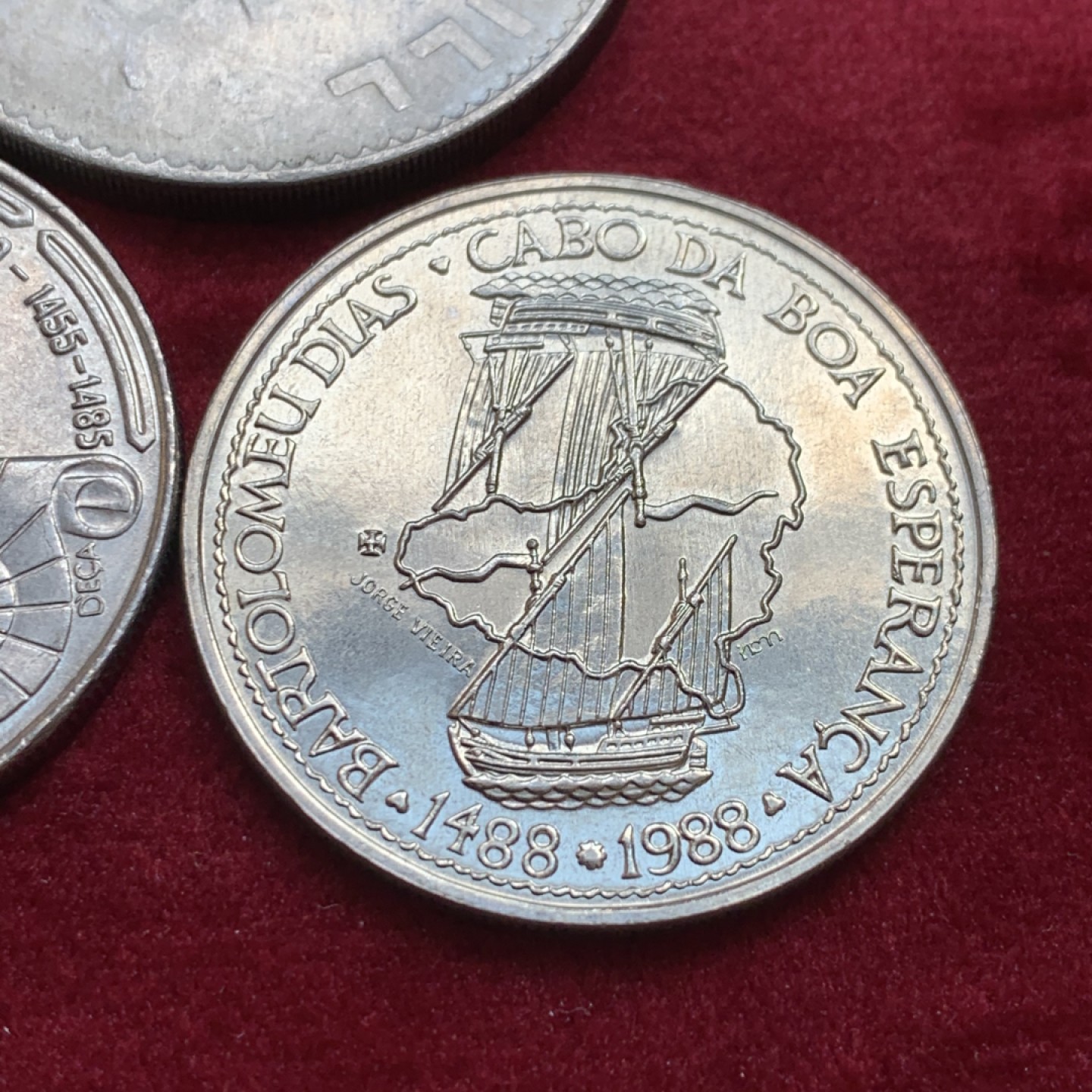 《竞宝斋》第128场-周日，周一 ，2场连拍（全场包邮） 3枚一组纪念币   葡萄牙一对  英国一枚丘吉尔大镍币