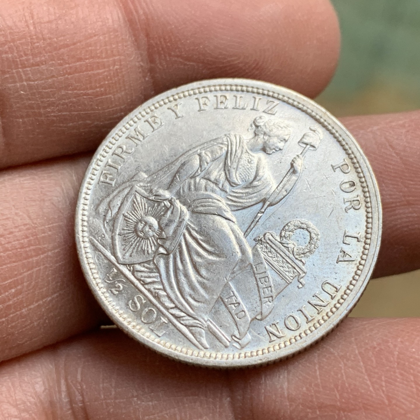 《竞宝斋》第128场-周日，周一 ，2场连拍（全场包邮） 秘鲁 1916年 1/2索 银币 半元型 细节好