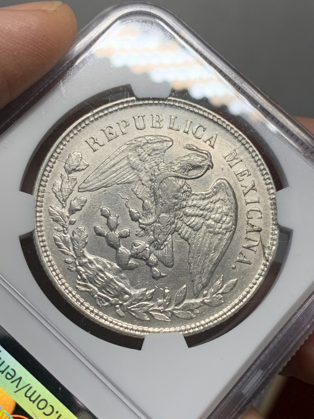 《竞宝斋》第128场-周日，周一 ，2场连拍（全场包邮） NGC AU55 墨西哥 1900年 直边1比索鹰洋 满银光 状态出色