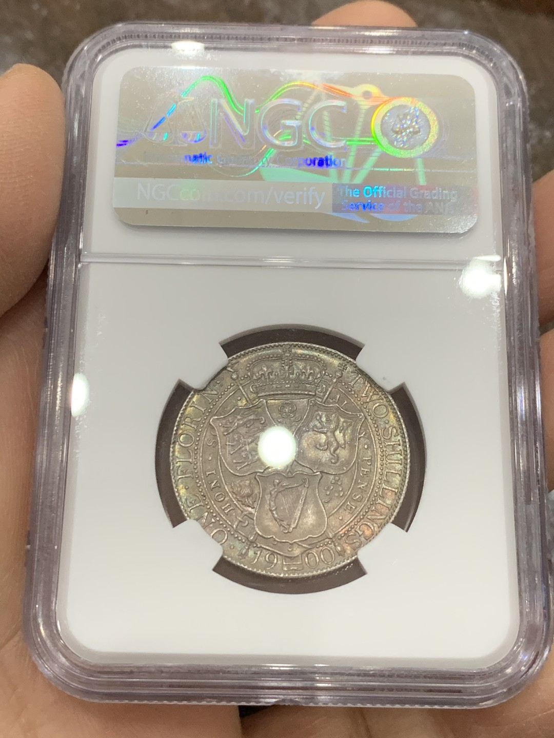 《竞宝斋》第128场-周日，周一 ，2场连拍（全场包邮） NGC-MS63英国1900年披纱佛洛林银币，两面包浆均匀，细节打制清晰，光下五彩，彩光细腻舒服让人百看不厌