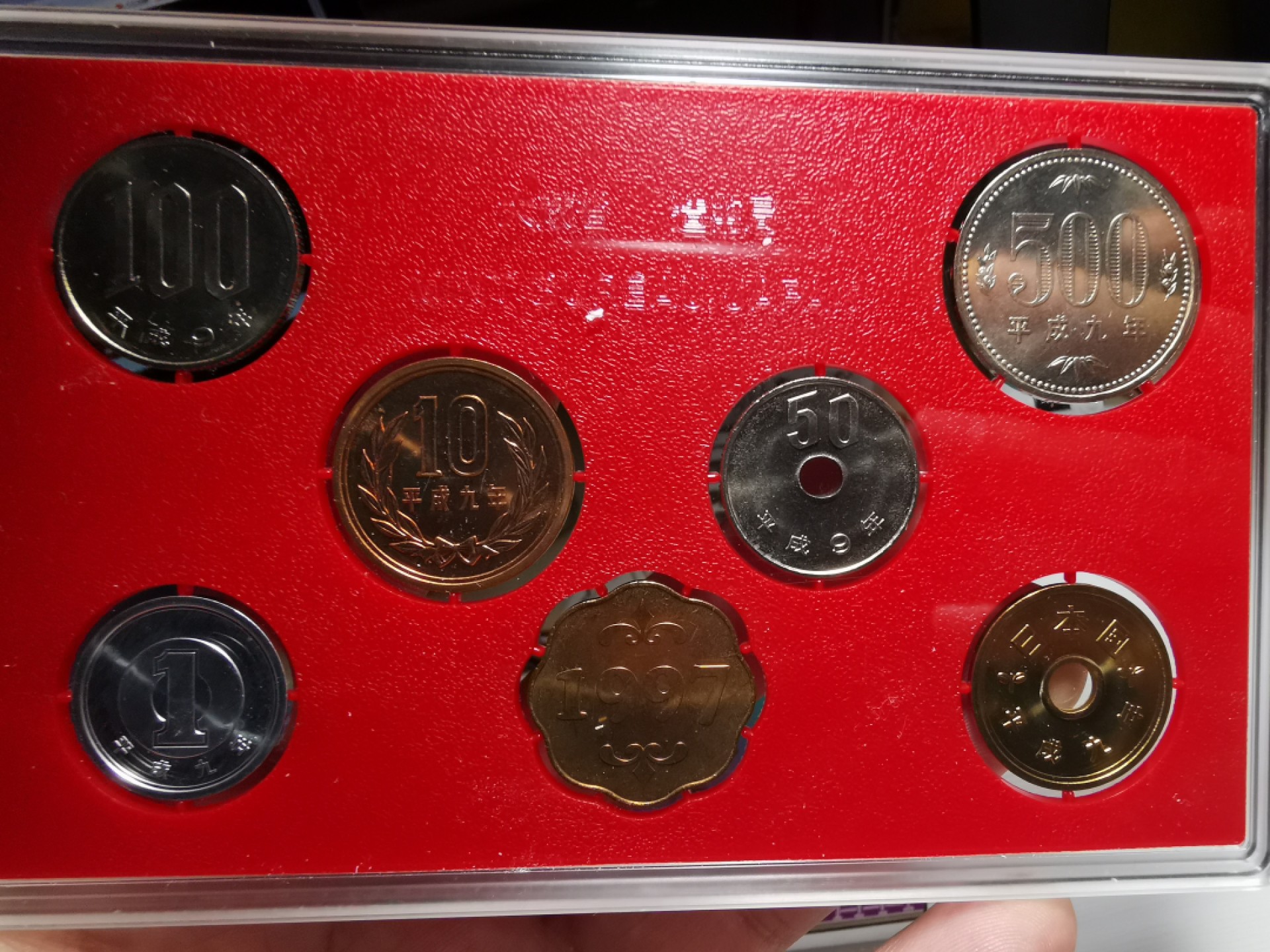 捡漏零元起+1 小岛日本纪念币专场 第二拍  日本纪念币 1997 年1-500円带牛年纪念章 7 枚日本套币