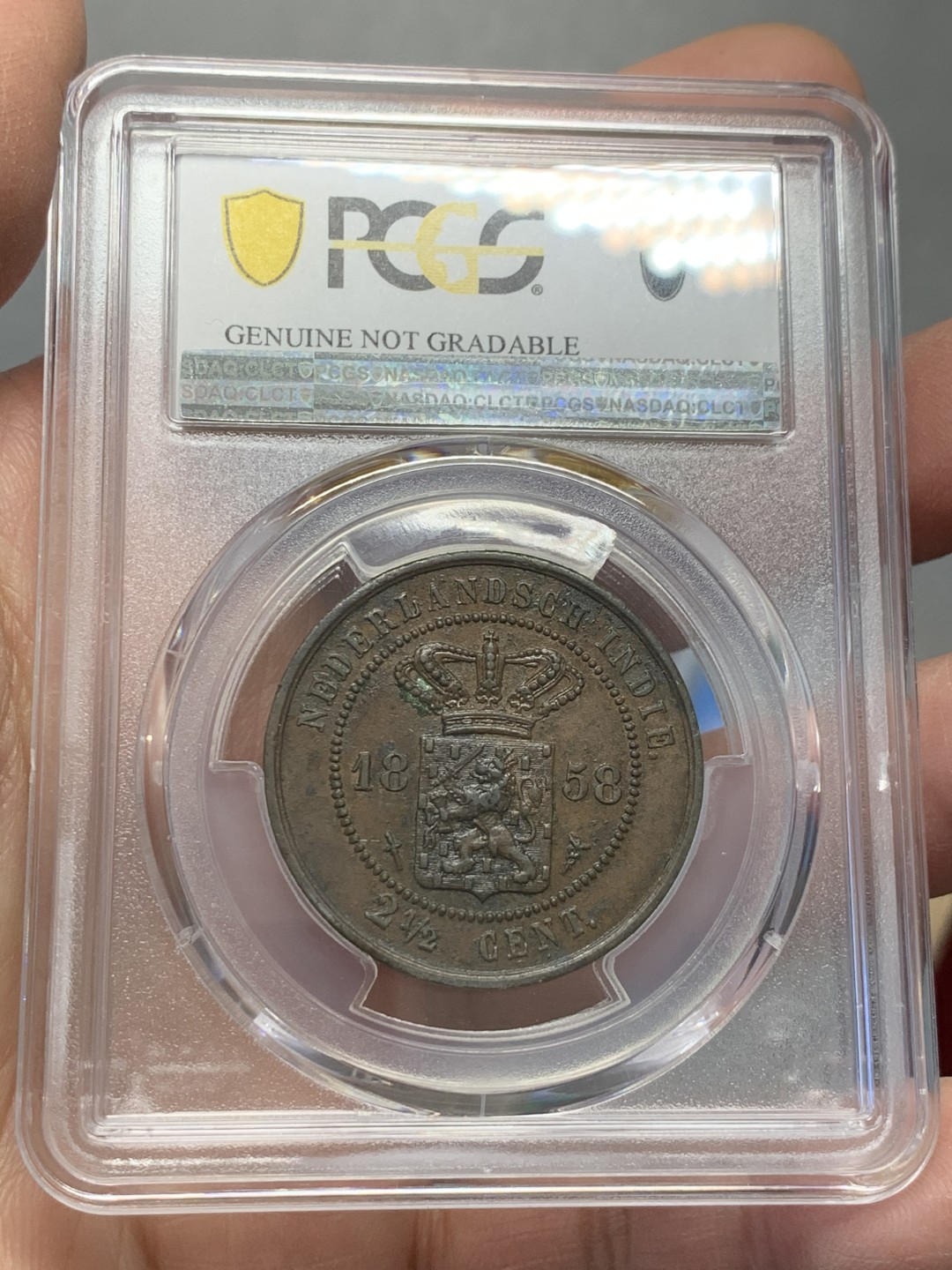 《竞宝斋》第128场-周日，周一 ，2场连拍（全场包邮） PCGS-AU 1858年 荷属东印度2.5分大铜币 早期年份荷属东印度大铜，不多见的品种。底板细节非常好，有些浮锈没给分