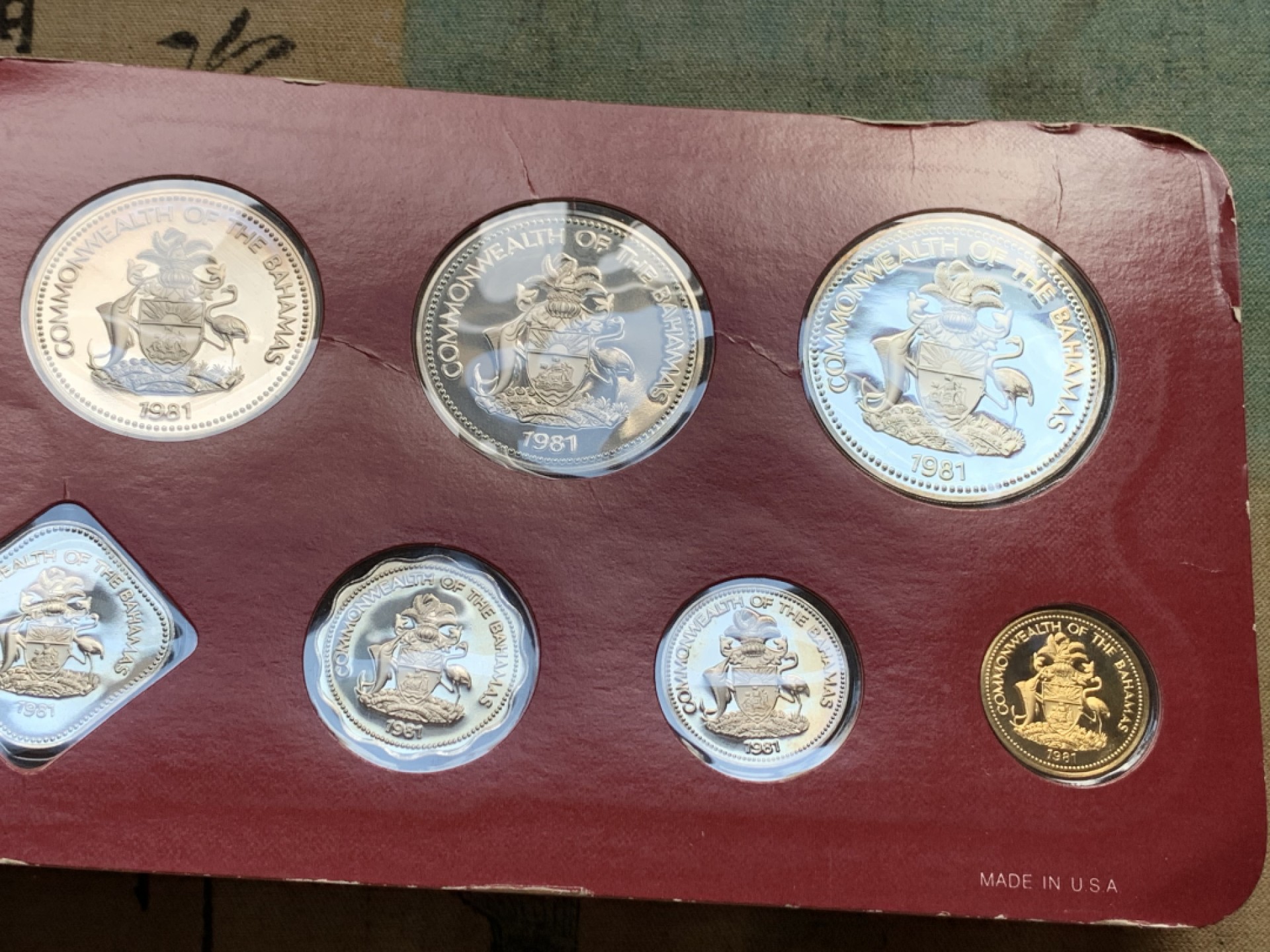 《竞宝斋》第128场-周日，周一 ，2场连拍（全场包邮） 巴哈马 1981年精制原盒套装9枚 美国铸 最大一枚为银币