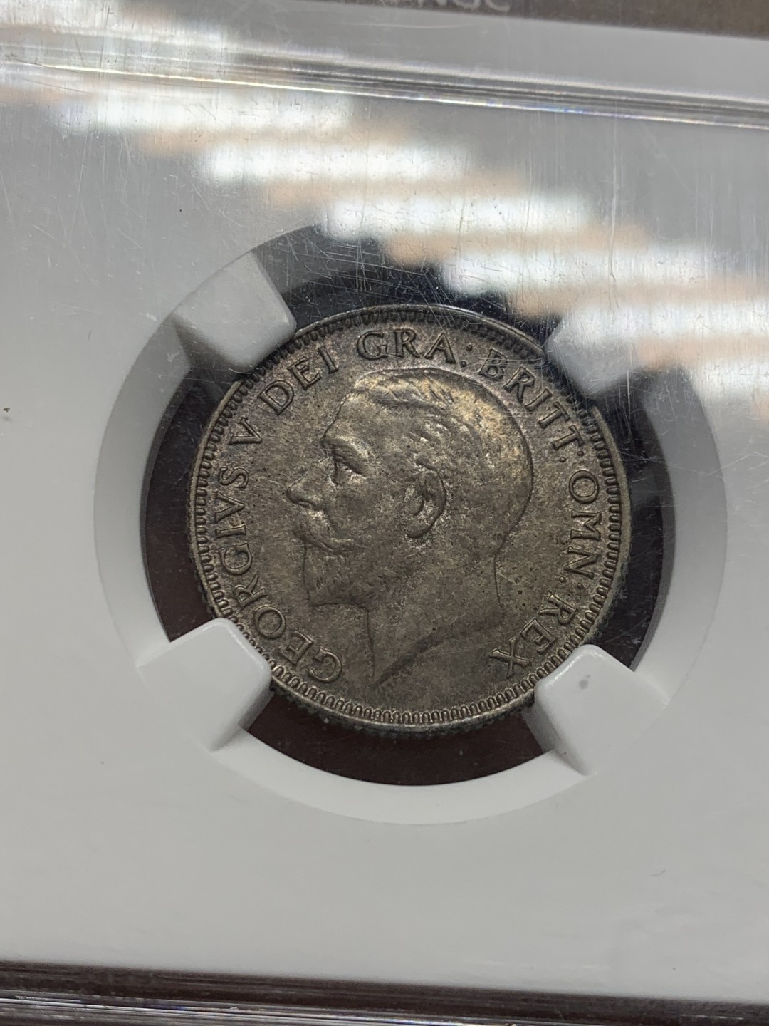 《竞宝斋》第128场-周日，周一 ，2场连拍（全场包邮） PCGS MS64，英国 1933年一先令银币，酱彩包浆，深打细节一流 包浆太好 不好拍照