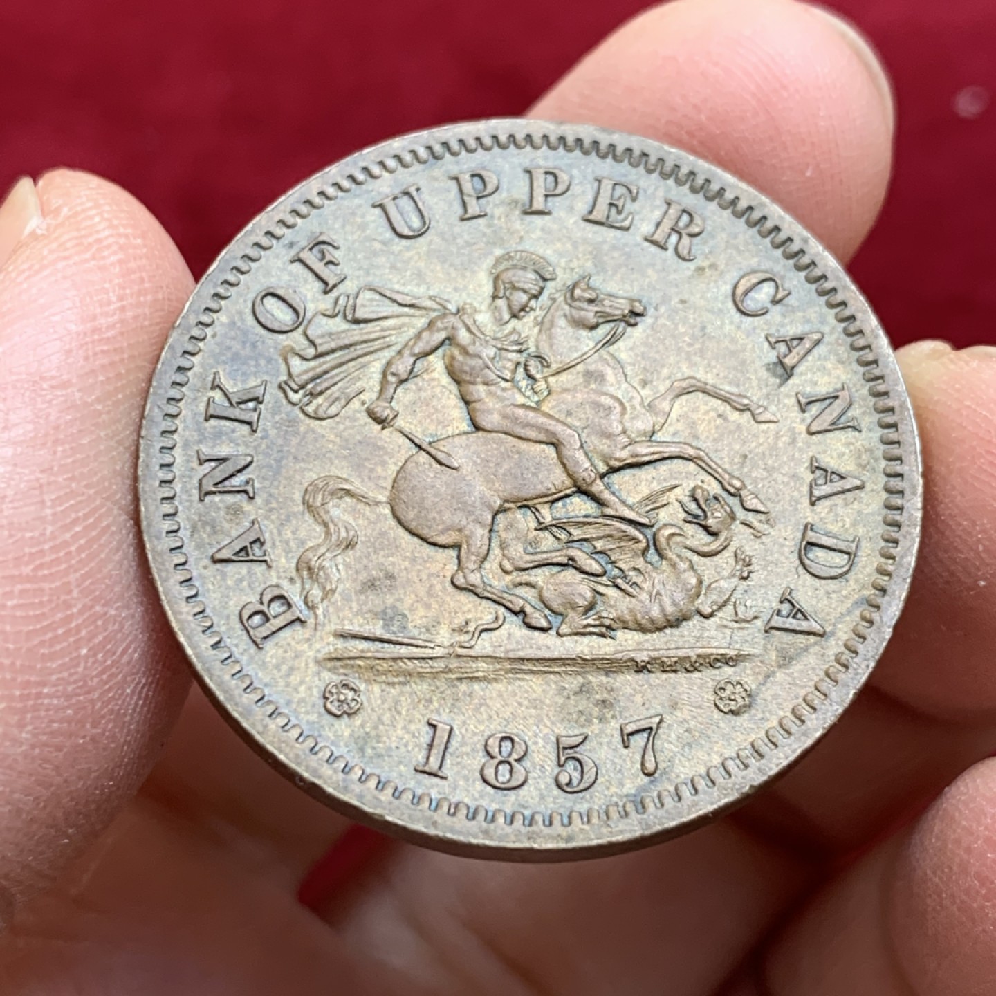 《竞宝斋》第128场-周日，周一 ，2场连拍（全场包邮） 1857年 加拿大 铜马剑 1便士 银行 代币一枚 细节非常好