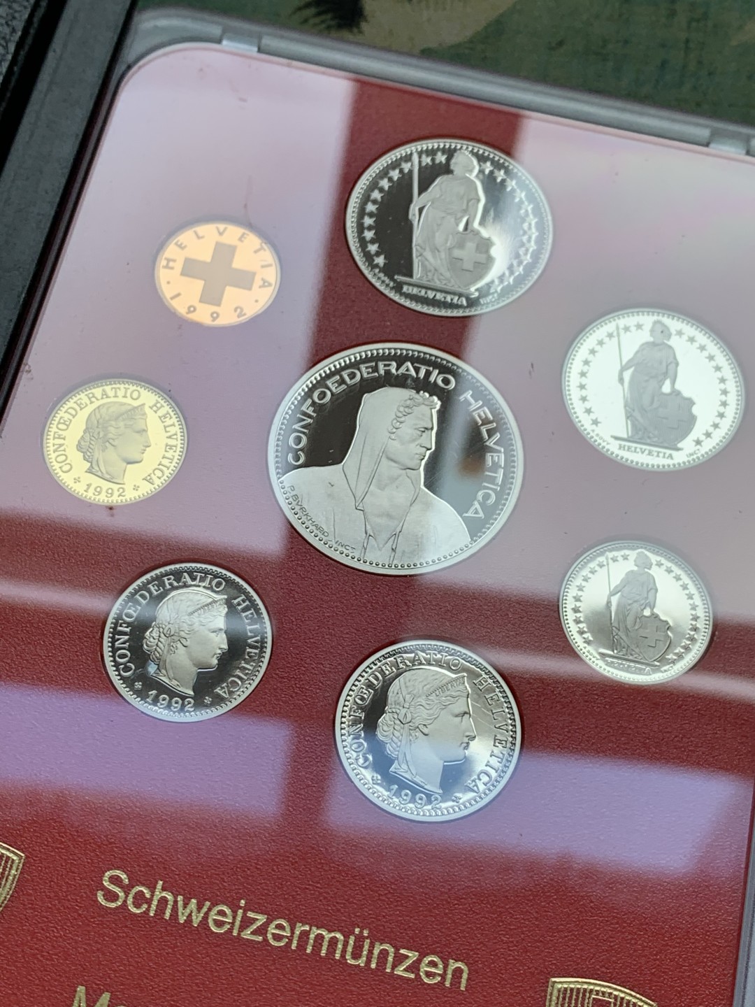 《竞宝斋》第128场-周日，周一 ，2场连拍（全场包邮） 瑞士1992年精制套币