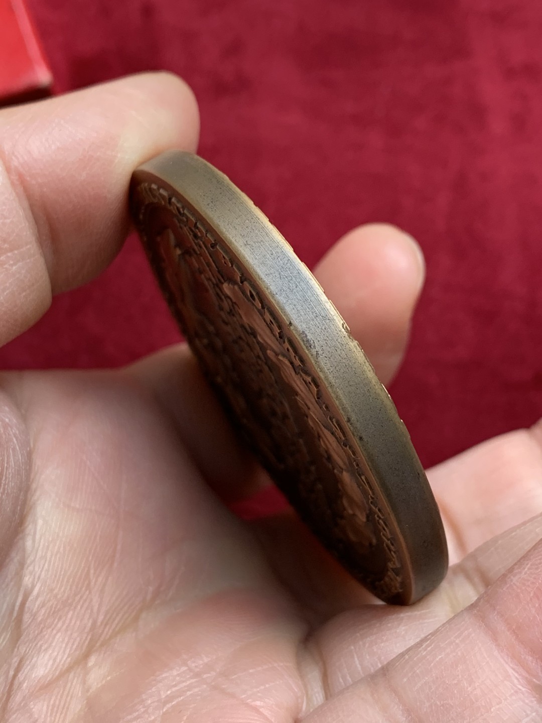 《竞宝斋》第128场-周日，周一 ，2场连拍（全场包邮） 1967年波兰流亡政府奖章，直径57mm，A.K.BOBROWSKI作品 101克