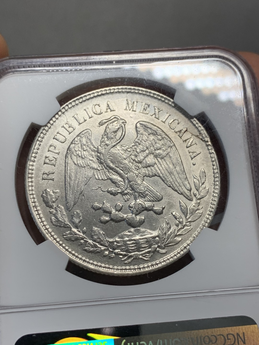 《竞宝斋》第128场-周日，周一 ，2场连拍（全场包邮） NGC AU55 墨西哥 1900年 直边1比索鹰洋 满银光 状态出色