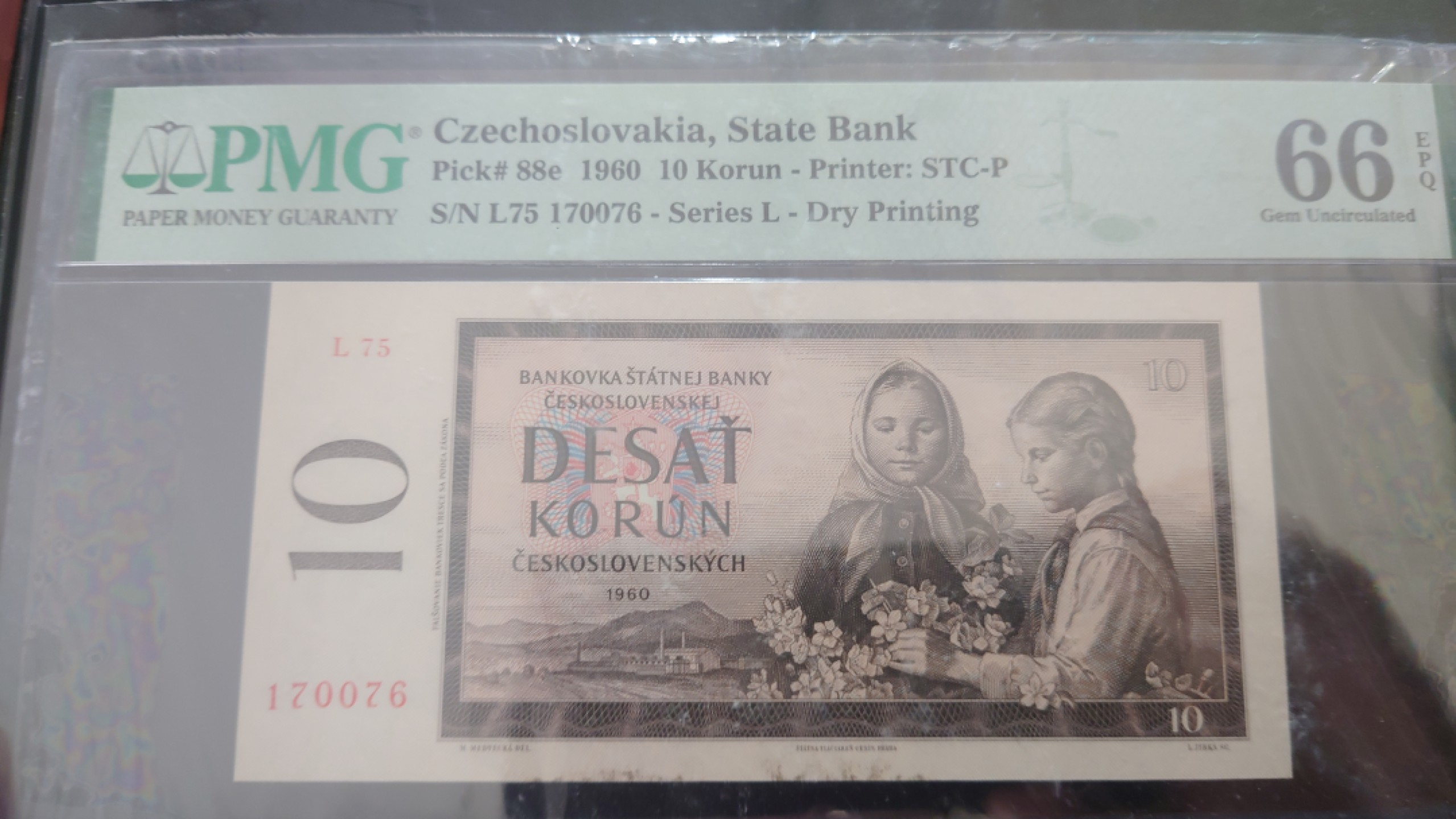 【世界钱币收藏】精品微拍第53期暨2022年第十期 众多裸钞评级币超低价起拍 年末让利 出价极有大可能中标 1960年捷克斯洛伐克10克朗 全新UNCPMG66E