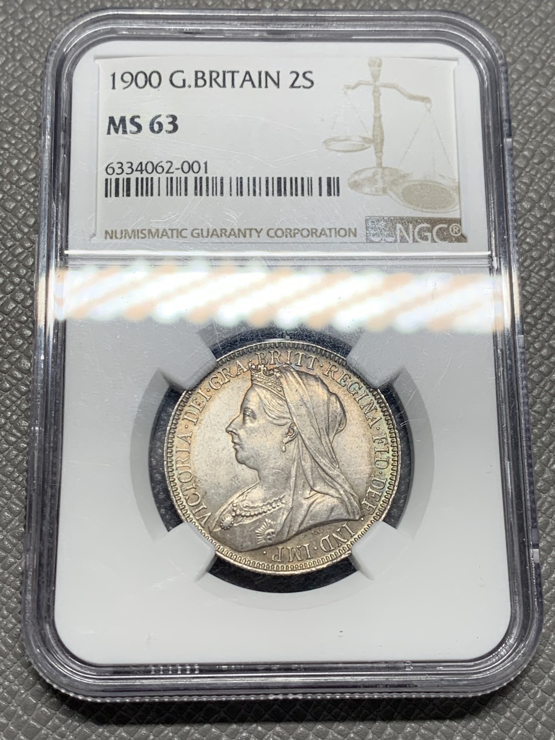 《竞宝斋》第128场-周日，周一 ，2场连拍（全场包邮） NGC-MS63英国1900年披纱佛洛林银币，两面包浆均匀，细节打制清晰，光下五彩，彩光细腻舒服让人百看不厌