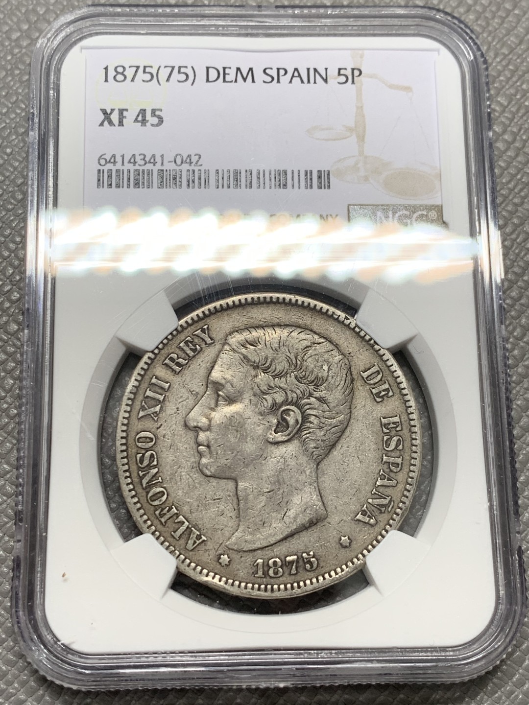 《竞宝斋》第128场-周日，周一 ，2场连拍（全场包邮） NGC-XF45  西班牙1875年 阿方索十二世 5比塞塔双柱大银币 细节一流 原味好品