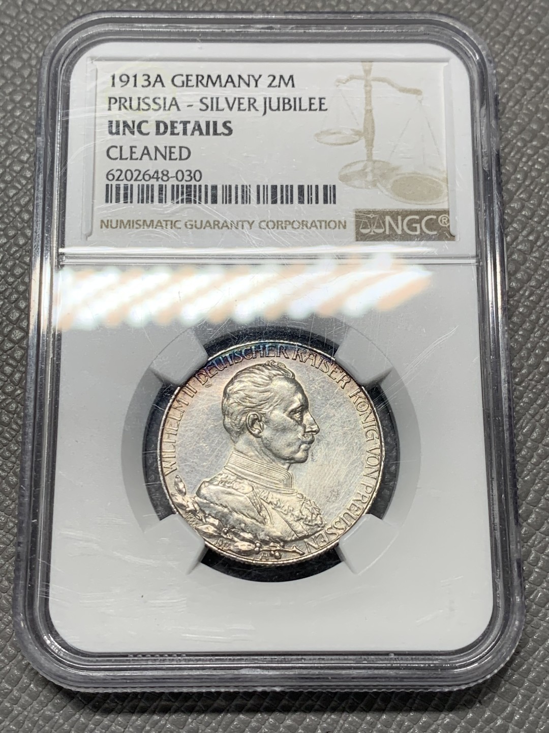 《竞宝斋》第128场-周日，周一 ，2场连拍（全场包邮） NGC-UNCD 德国1913年威廉二世登基纪念 2马克银币 带彩 当个品种不错