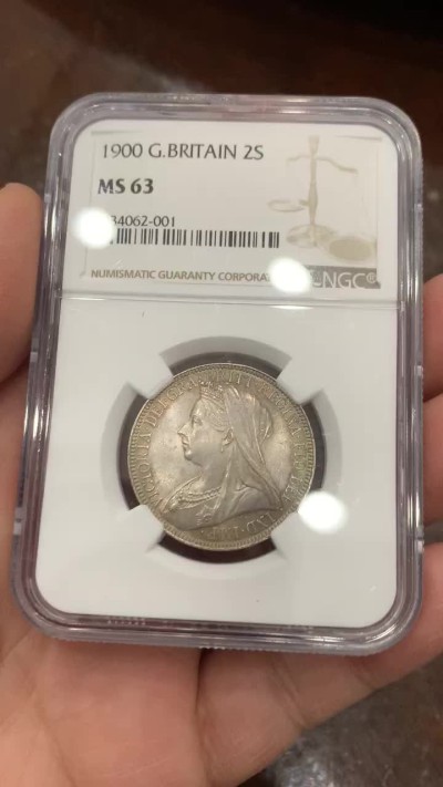《竞宝斋》第128场-周日，周一 ，2场连拍（全场包邮） NGC-MS63英国1900年披纱佛洛林银币，两面包浆均匀，细节打制清晰，光下五彩，彩光细腻舒服让人百看不厌
