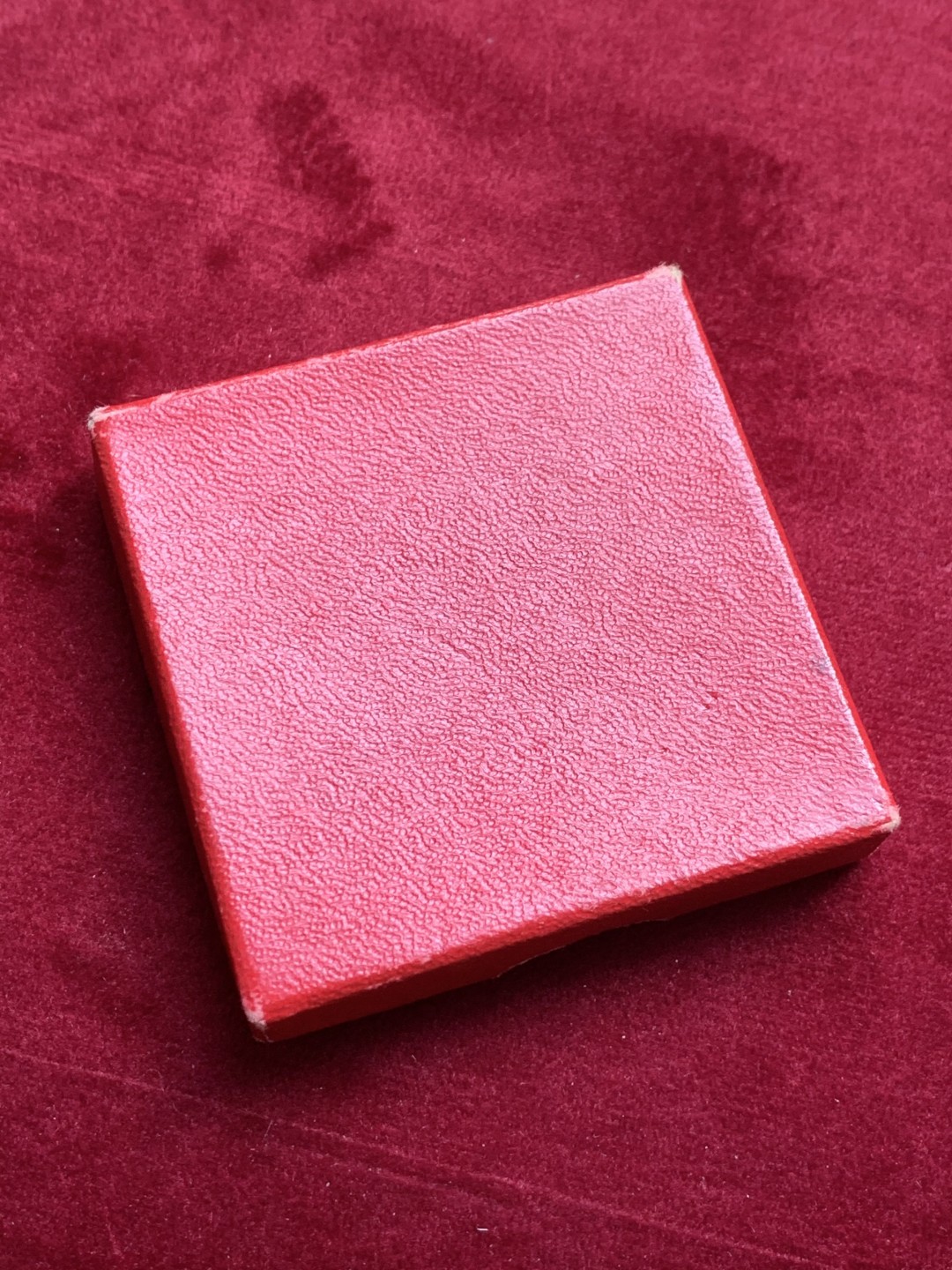 《竞宝斋》第128场-周日，周一 ，2场连拍（全场包邮） 1967年波兰流亡政府奖章，直径57mm，A.K.BOBROWSKI作品 101克