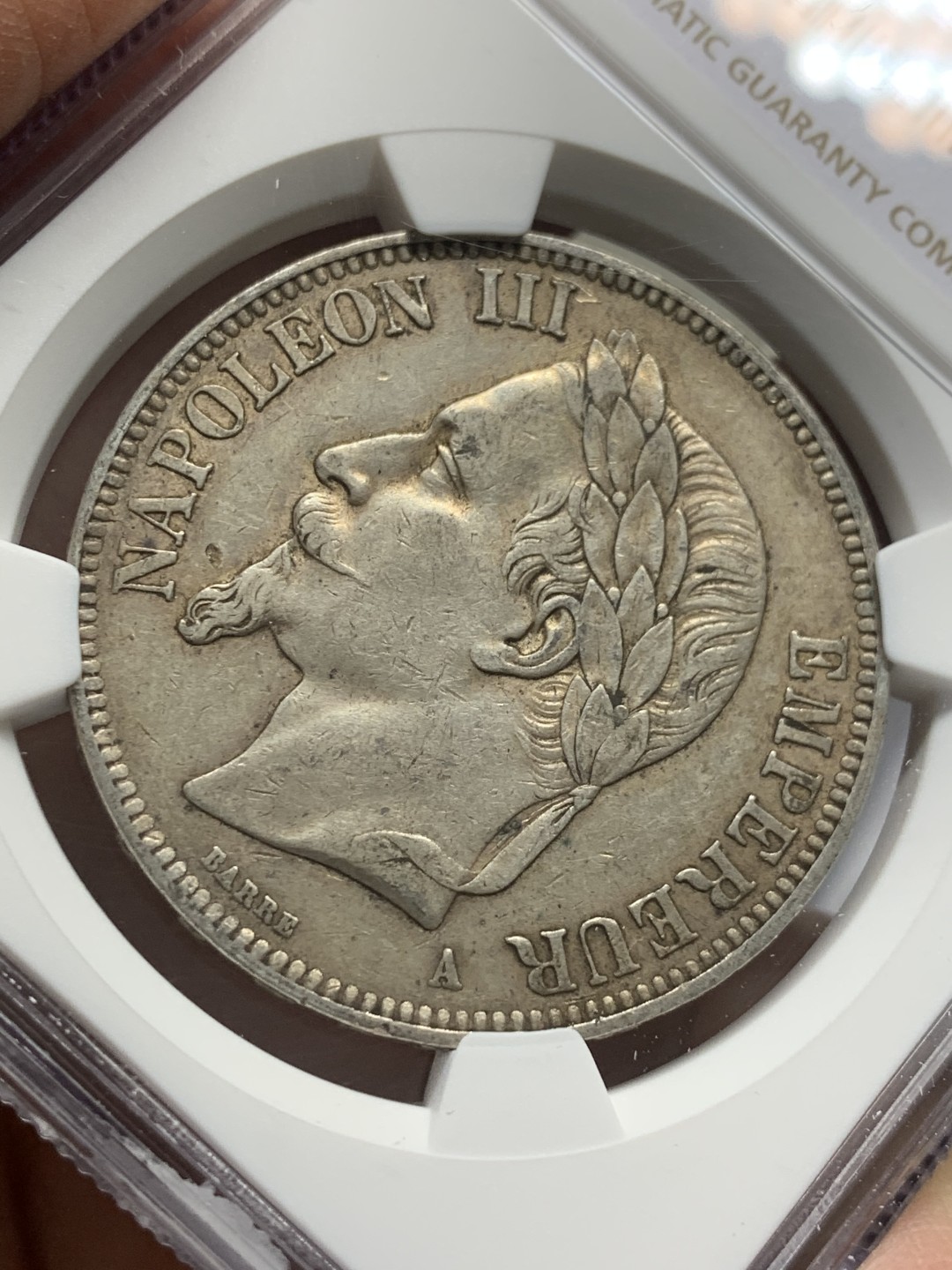 《竞宝斋》第128场-周日，周一 ，2场连拍（全场包邮） NGC AU 法国 1867年 拿三 5法郎银币 原味包浆 细节好 我都没看出 DAMAGE 在哪里