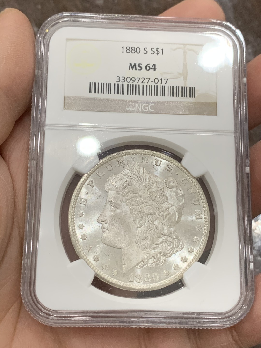 《竞宝斋》第128场-周日，周一 ，2场连拍（全场包邮） NGC-MS64 美国 1880-S 1美元 摩根银币 底板脸部很干净 无黑点 状态养眼