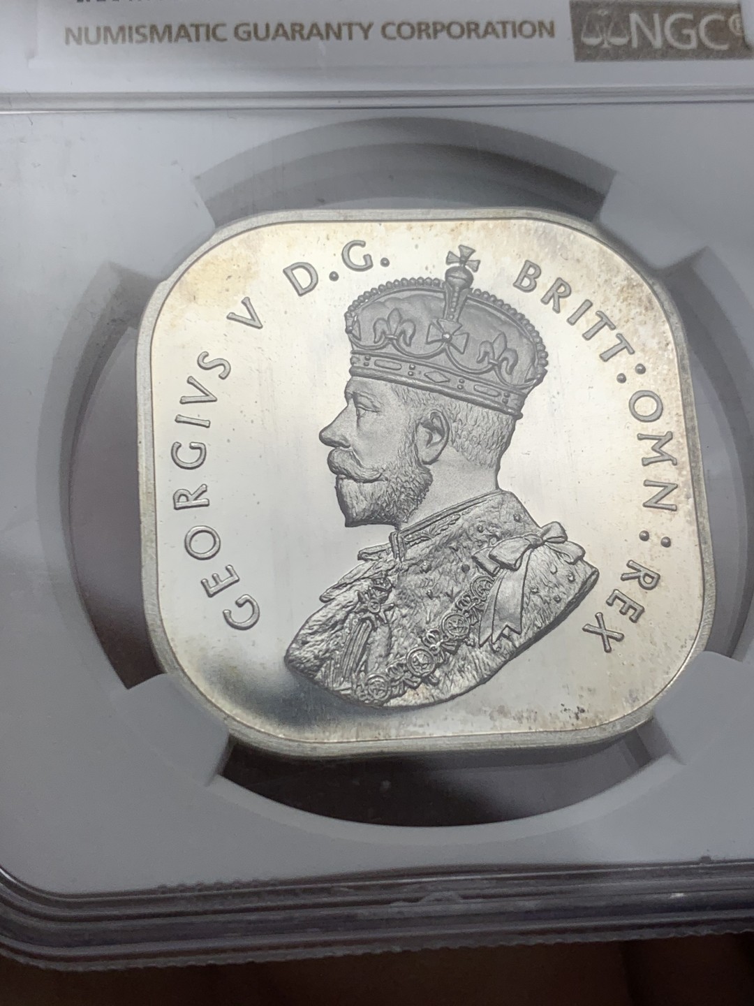 《竞宝斋》第128场-周日，周一 ，2场连拍（全场包邮） NGC PF67UCAM 唯一冠军分 澳大利亚 乔治五世 “1920年” 5先令 银质方形克朗 上世纪再铸 原型出自早期澳大利亚的一批方形便士样币