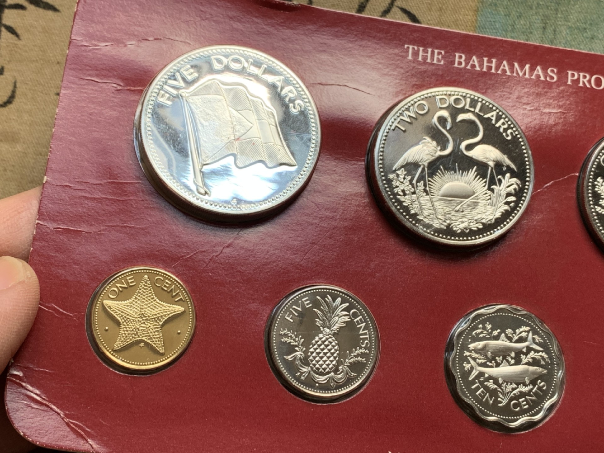 《竞宝斋》第128场-周日，周一 ，2场连拍（全场包邮） 巴哈马 1981年精制原盒套装9枚 美国铸 最大一枚为银币