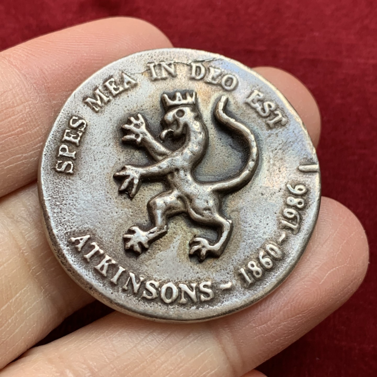 《竞宝斋》第128场-周日，周一 ，2场连拍（全场包邮） 1860-1986英国伦敦阿特金森纪念银章一枚背925纯银标 克重32.3