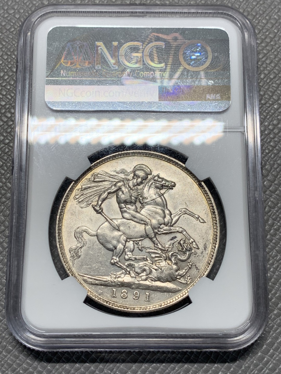 《竞宝斋》第128场-周日，周一 ，2场连拍（全场包邮） NGC AU53 英国 1891年 维多利亚女王 高冠版 马剑克朗大银币 光好 细节不错