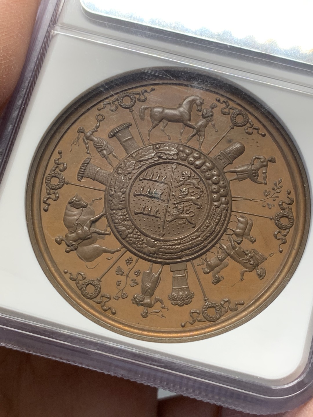 《竞宝斋》第128场-周日，周一 ，2场连拍（全场包邮） NGC MS63 19世纪德国符腾堡农业题材铜章 设计别致 细节细腻惊人