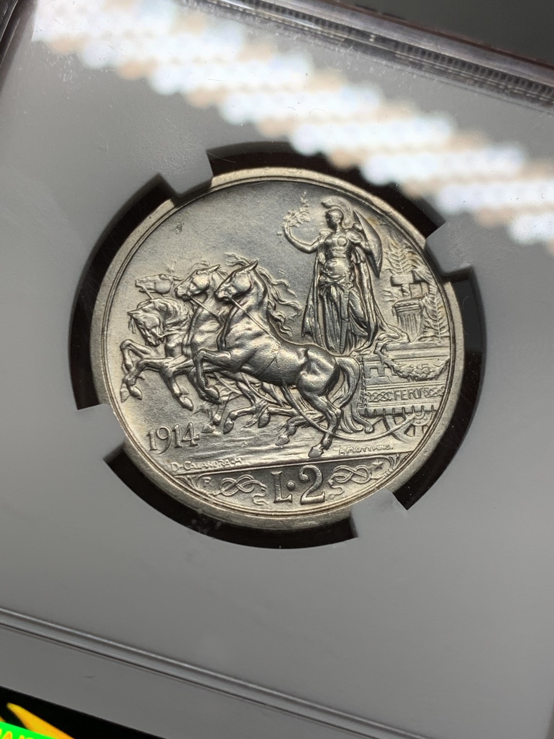 《竞宝斋》第128场-周日，周一 ，2场连拍（全场包邮） NGC UNC 意大利1914年 2里拉马车女神银币 人面形成美丽的五彩包浆 底板不错