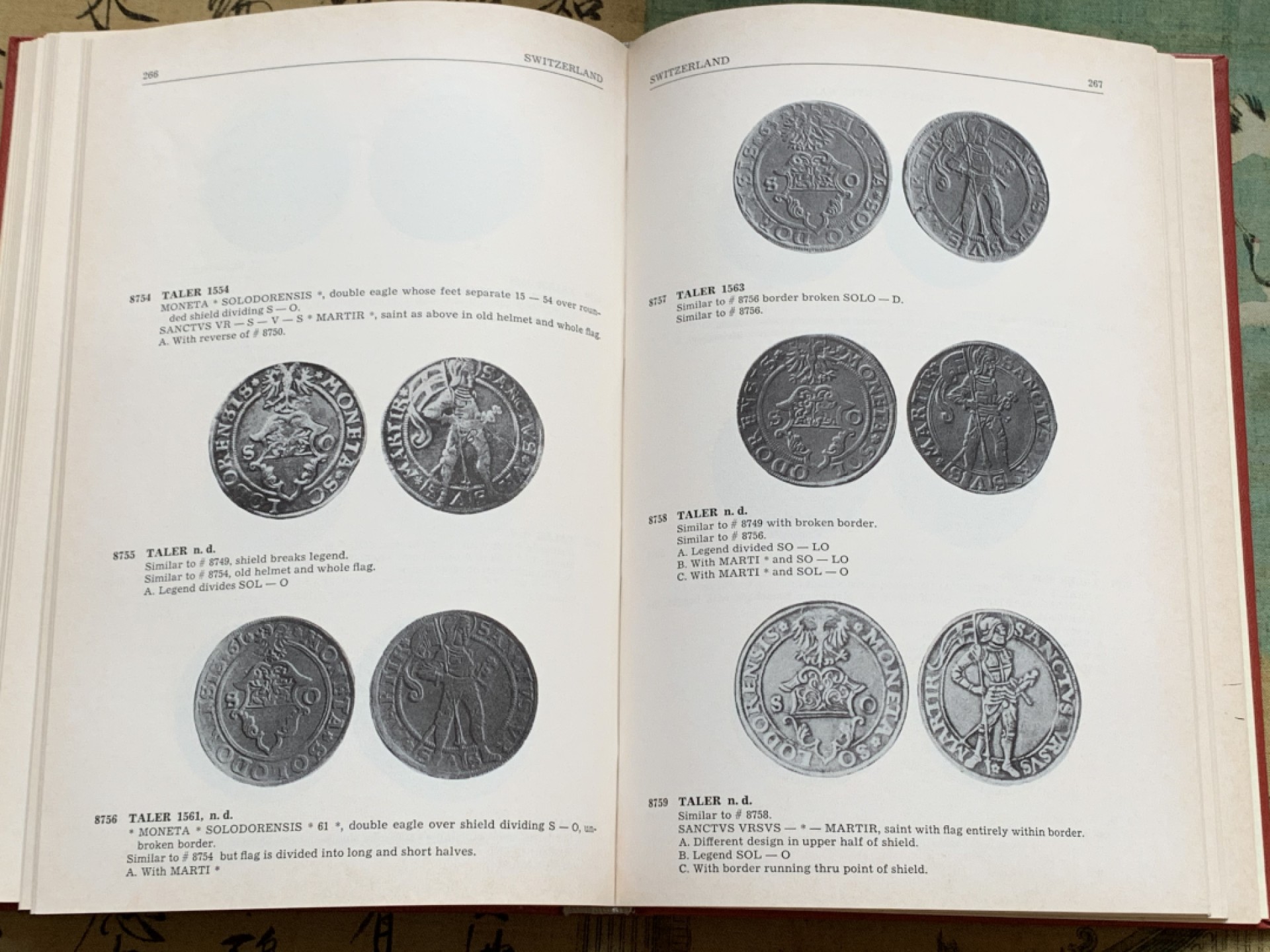 《竞宝斋》第128场-周日，周一 ，2场连拍（全场包邮） 达文波特 1484-1600  欧洲克朗目录 330页保存的非常好