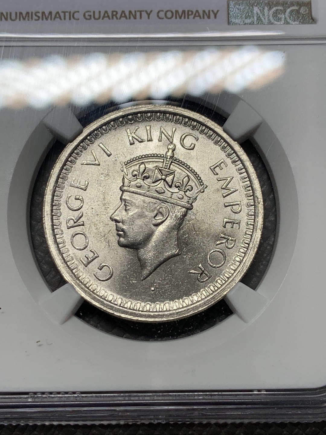 《竞宝斋》第128场-周日，周一 ，2场连拍（全场包邮） NGC MS62 英属印度 1945年B版 乔治六世 1卢比银币 流畅满银光好品