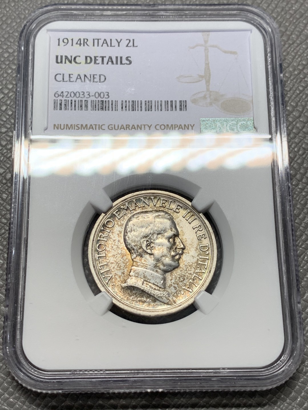 《竞宝斋》第128场-周日，周一 ，2场连拍（全场包邮） NGC UNC 意大利1914年 2里拉马车女神银币 人面形成美丽的五彩包浆 底板不错