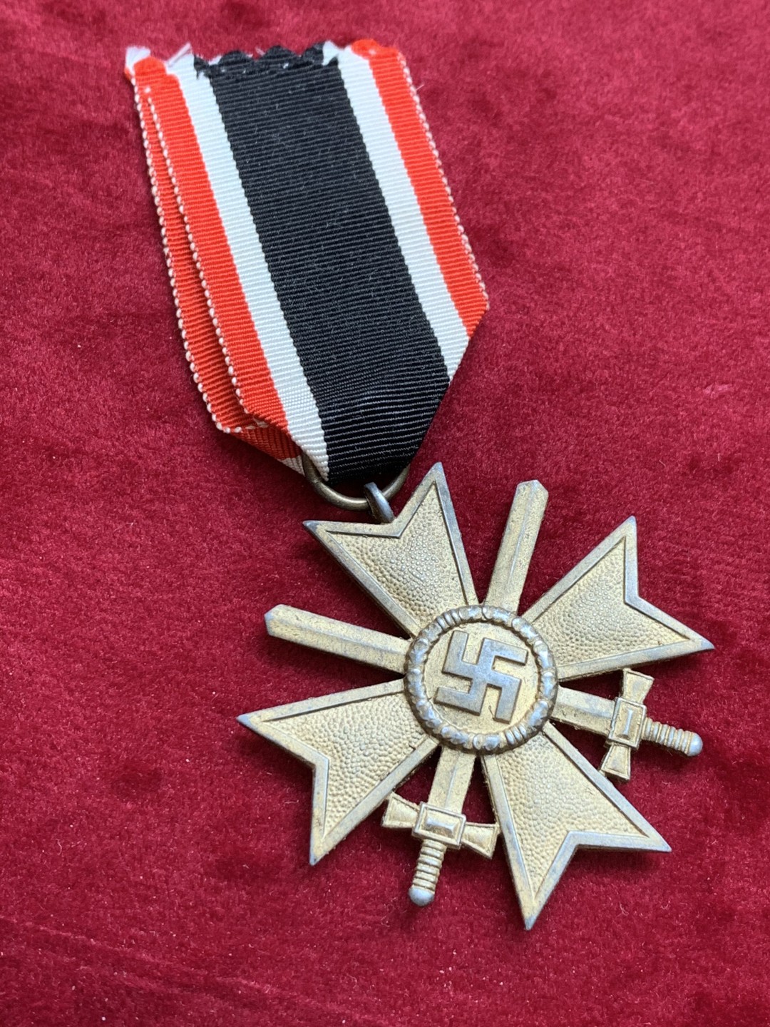 《竞宝斋》第128场-周日，周一 ，2场连拍（全场包邮） 德意志第三帝国带剑十字勋章 1939-1945 铜制 原品勋带