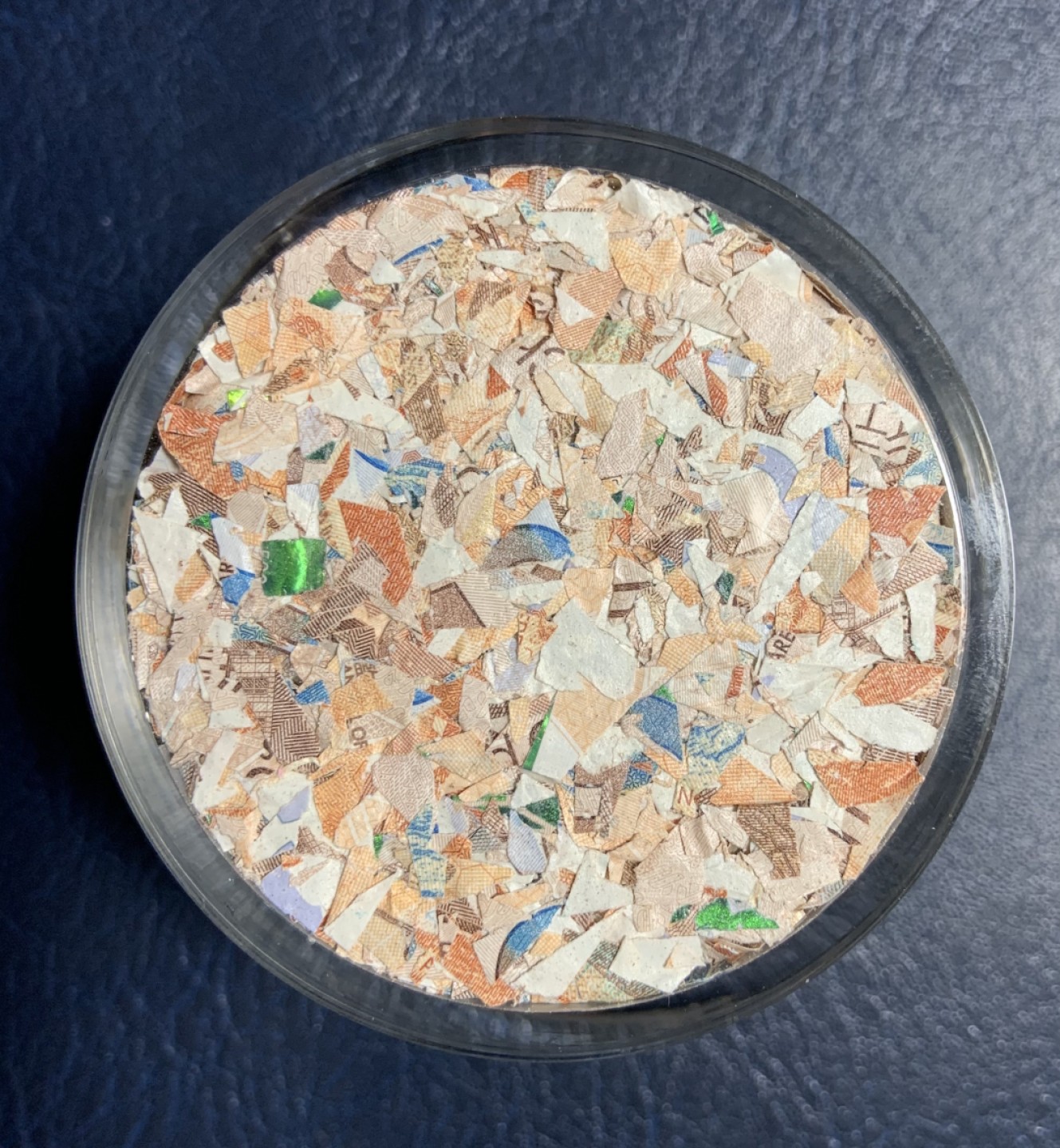 收藏联盟Quantum Auction 第221期拍卖 （已更新） 中国香港500元面额碎钞纸镇 品相如图