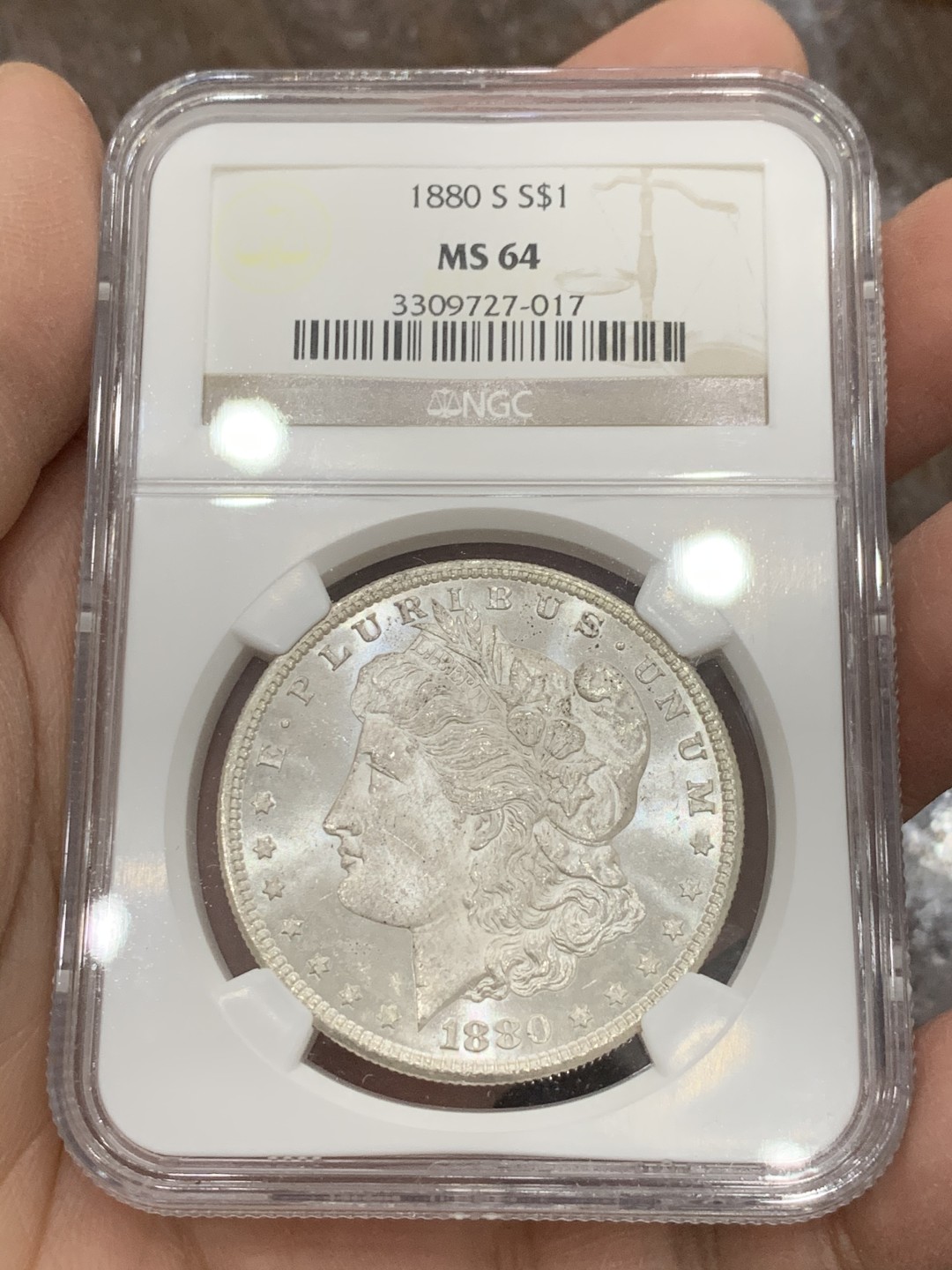 《竞宝斋》第128场-周日，周一 ，2场连拍（全场包邮） NGC-MS64 美国 1880-S 1美元 摩根银币 底板脸部很干净 无黑点 状态养眼