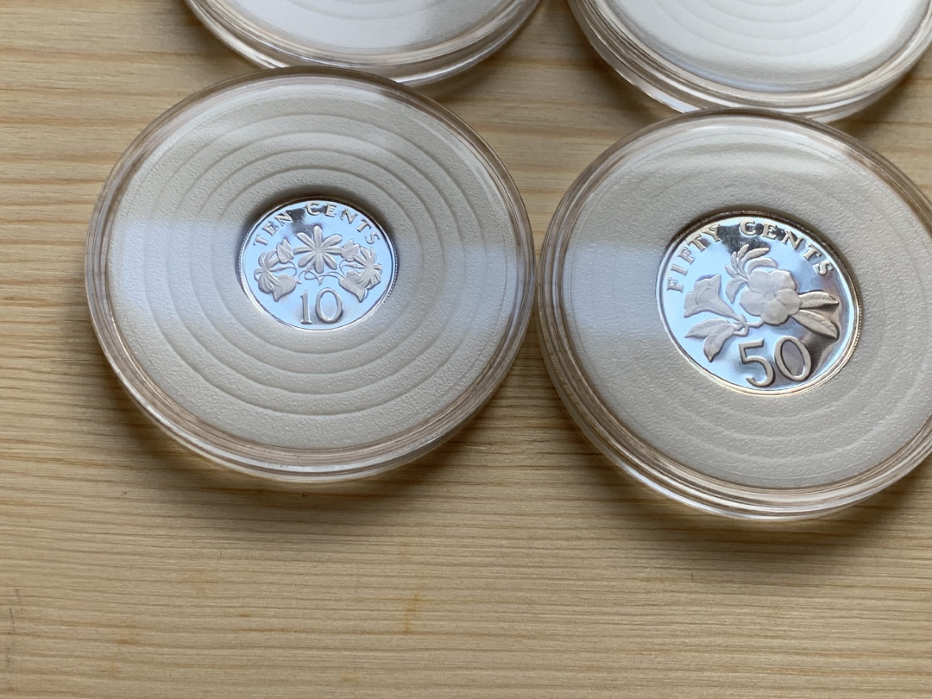 《竞宝斋》第128场-周日，周一 ，2场连拍（全场包邮） 新加坡 1988年银币套  六枚  925银 状态非常好