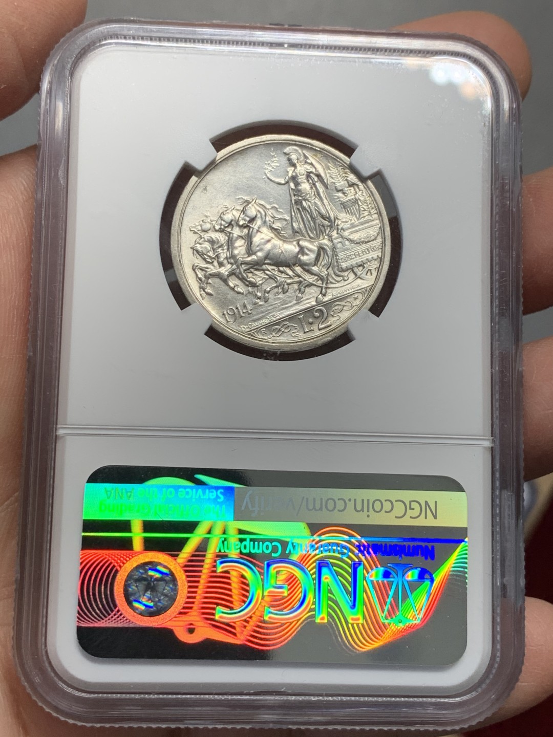 《竞宝斋》第128场-周日，周一 ，2场连拍（全场包邮） NGC UNC 意大利1914年 2里拉马车女神银币 人面形成美丽的五彩包浆 底板不错