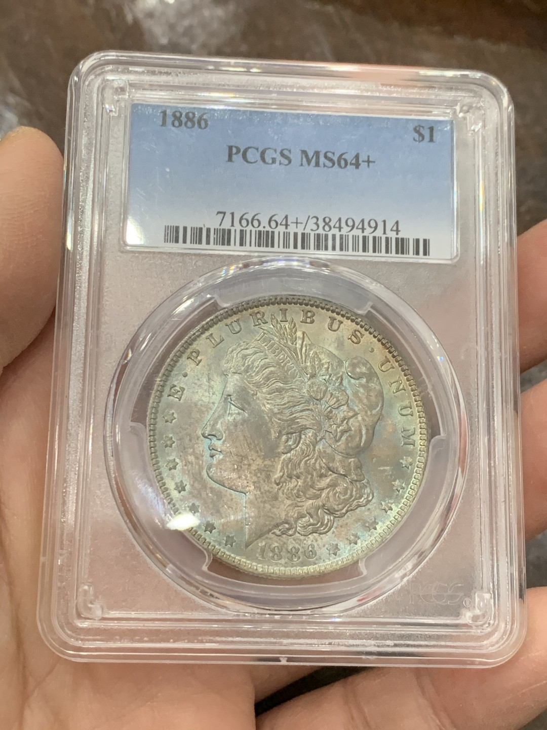 《竞宝斋》第128场-周日，周一 ，2场连拍（全场包邮） PCGS MS64+ 美国 1886年摩根银币 双面满彩 鹰面孔雀蓝夹杂紫红彩 收藏级彩摩根