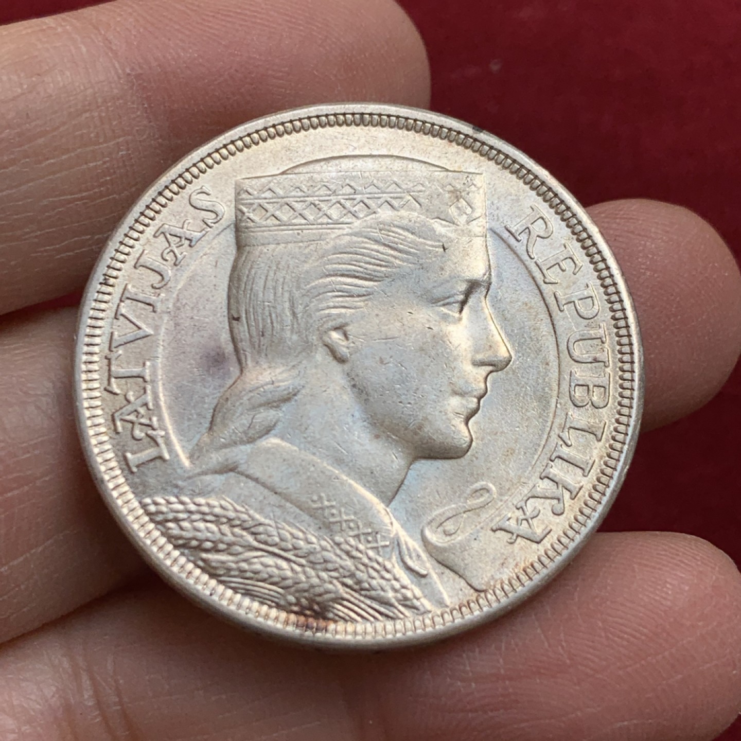 《竞宝斋》第128场-周日，周一 ，2场连拍（全场包邮） 拉脱维亚 1931年5立特 银币 谷物女神 丝滑包浆 暴涨品种